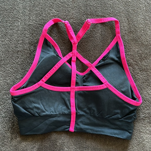 Sport bra - Picture 2 of 3